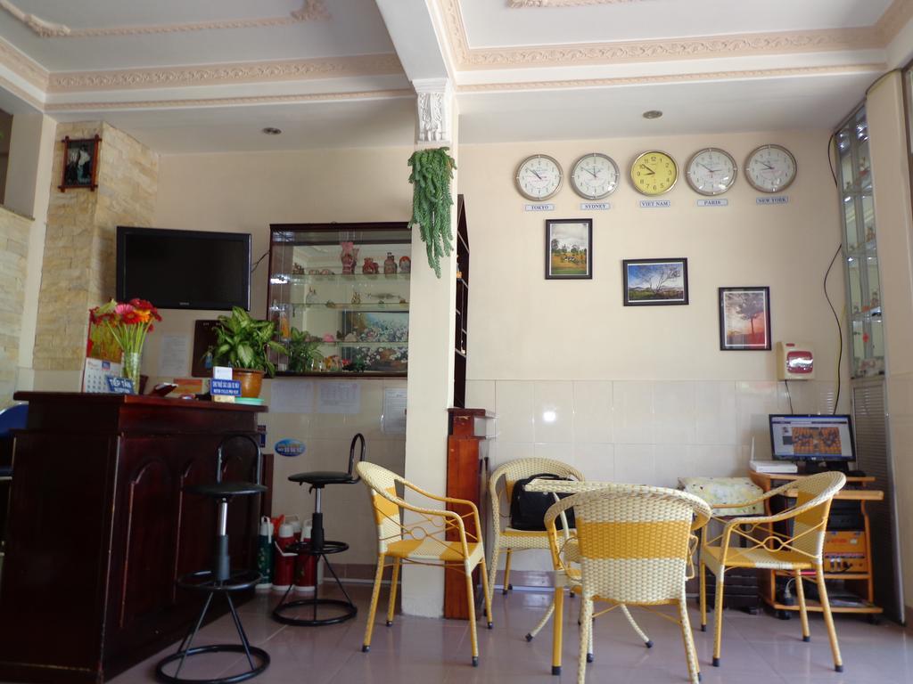 Phuong Tung Hotel Да Лат Екстериор снимка