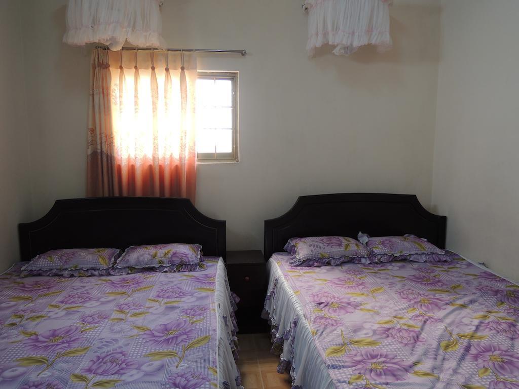 Phuong Tung Hotel Да Лат Стая снимка