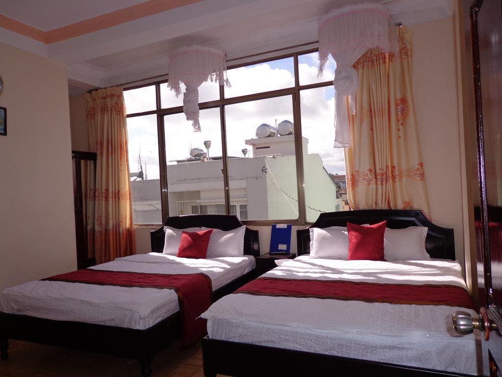 Phuong Tung Hotel Да Лат Екстериор снимка